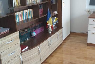 Casă cu 4 camere în Central - 2