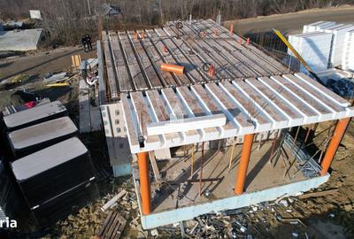 Casă cu 4 camere cu Teren 450 Mp în Mireșu Mare - 1