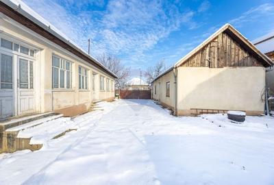 Proprietate cu două case și teren generos, cu toate utilitatile - 1