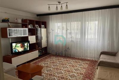 Apartament cu 3 camere decomandat, mobilat în Astra