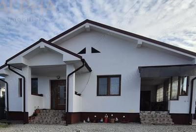 Casă cu Teren 1142 Mp în Chintelnic - 13