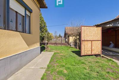 Casă cu 3 camere cu Teren 1581 Mp în Turnu - 1