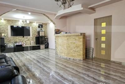 Casă cu 5 camere cu Teren 1300 Mp în Valea - 15