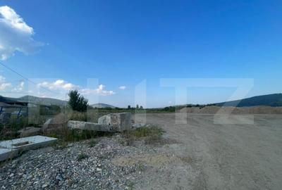 Teren de 5300 mp, în Central