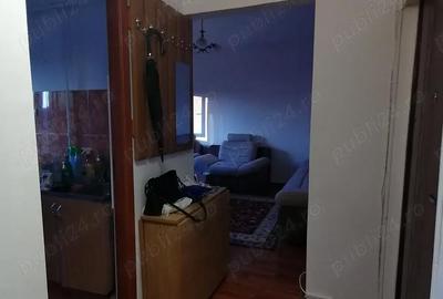 Apartament cu 3 camere decomandat, mobilat în Poarta 6 - 6