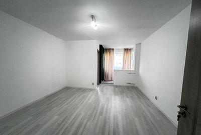 Garsoniera, 32mp, renovata, metrou, zona Drumul Taberei - 1