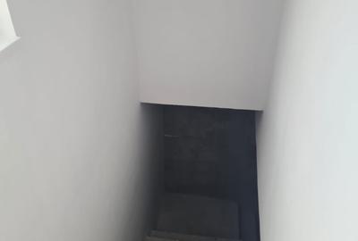 Casă cu 3 camere cu Teren 844 Mp în Central