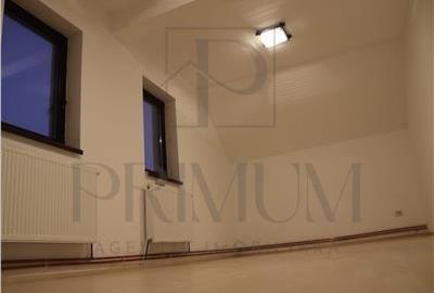 Casa 5 camere - curte mare - 2