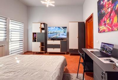 3 Camere 113mp Bloc 2009 zona Cug - 10