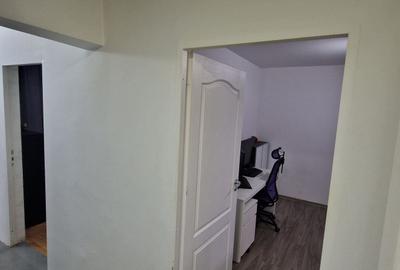 Apartament cu 3 camere decomandat în Valea Oltului - 5