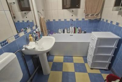 Vand apartament 3 camere decomandat zona Girocului - 3