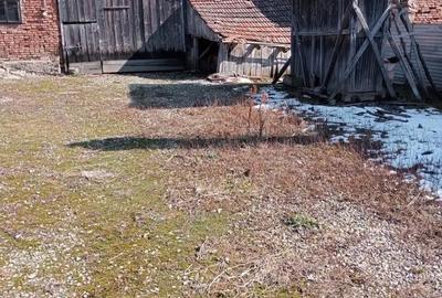 Casă cu Teren 1000 Mp în Central