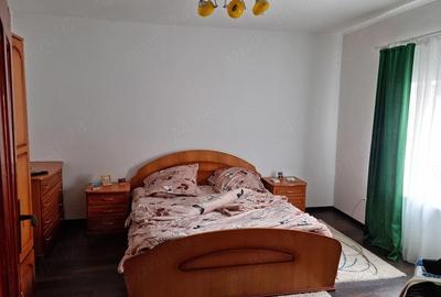 Casă cu 3 camere cu Teren 2700 Mp în Central - 2