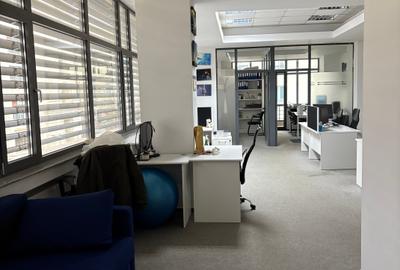 Birou, de 570 mp, în Națiunile Unite - 2