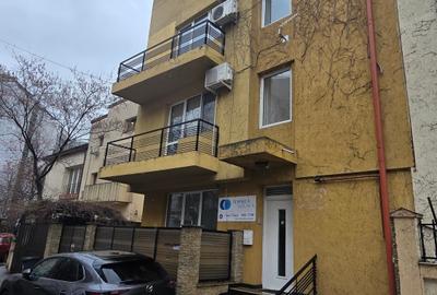 Casă cu 5 camere cu Canalizare în Vitan Mall - 1