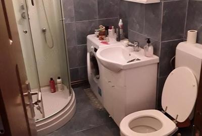 Garsonieră decomandată în Eroii Revoluției