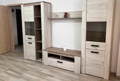 Apartament cu 2 camere decomandat, mobilat în Tractorul