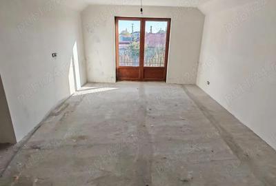 Casă cu 5 camere cu Teren 1644 Mp în Văcărești - 2