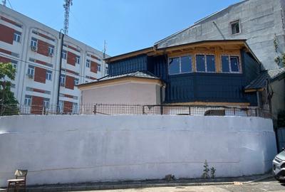 Casă individuală cu 7 camere cu Teren 99 Mp în Cișmigiu - 1