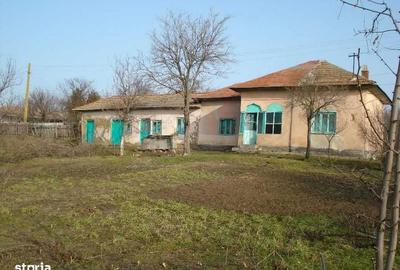 Teren de 2313 mp, în Călmățuiu - 2