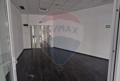 Birou, de 182 mp, în Central - 4