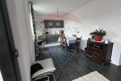 Casă / Vilă cu 4 camere de vânzare - 2