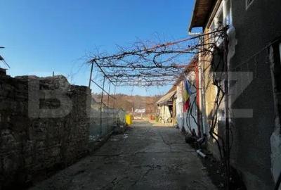 Casă cu 5 camere cu Teren 1350 Mp în Central - 1
