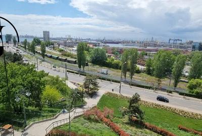Apartament cu 3 camere semidecomandat în P-ța Ovidiu