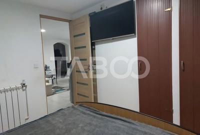 Apartament renovat complet 47 mp 3 camere str Tesatorilor Cisnadie - 5