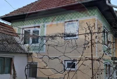 Casă cu Teren 849 Mp în Bezid - 1