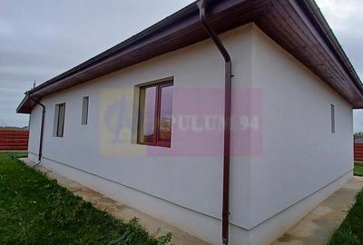 Casă cu 3 camere cu Teren 382 Mp în Vest - 1