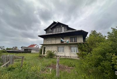 Casă individuală cu 8 camere cu Teren 3600 Mp în Timișești - 2