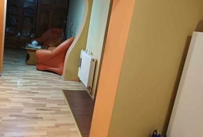 Apartament cu 3 camere în Bârlad - 1