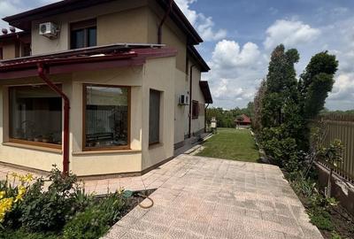 Casă cu 4 camere cu Teren 1210 Mp în Mogoșoaia