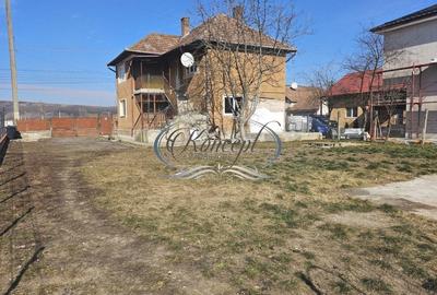 Casă individuală cu 4 camere în Sânnicoară