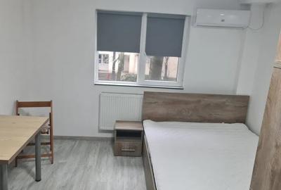 Garsoniera, decomandata, 23 mp, ac, metrou aproape, 1 Decembrie 1918 - 1