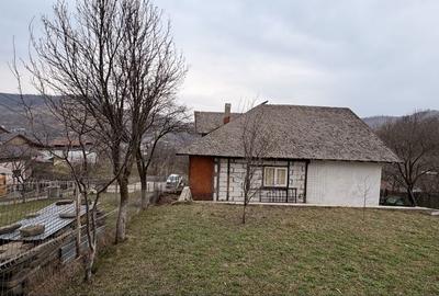 Casă cu 3 camere în Cerașu - 2