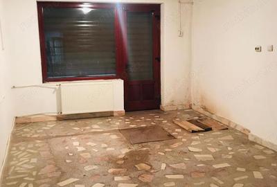 Casă cu 5 camere cu Teren 270 Mp în Badea Cârțan - 9