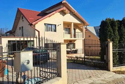 Casă cu Teren 1000 Mp în Central