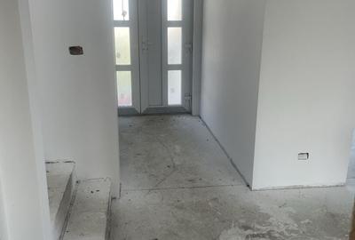 Casă cu 4 camere în Moșnița Veche - 7