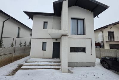 Casă cu 4 camere cu Teren 270 Mp în Berceni