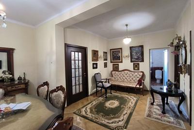 Apartament cu 3 camere semidecomandat în Cișmigiu