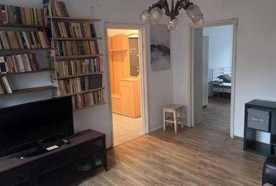 Apartament cu 3 camere semidecomandat în Rovine