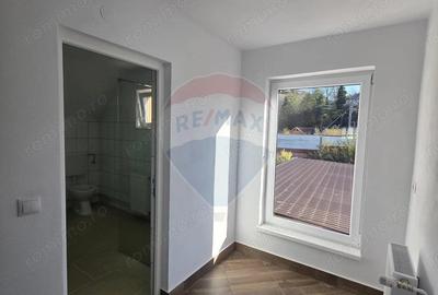 Spațiu comercial, de 180 mp, în Central - 4