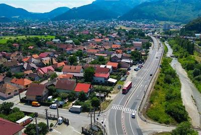 Casă individuală cu 7 camere cu Teren 599 Mp în Exterior Est - 2