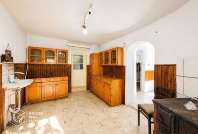 Casă cu 4 camere decomandat în Central - 6