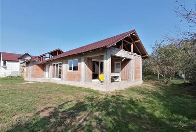 Casa in Busag , teren 9 ari , ,pozitie super 200 m din DN - 3