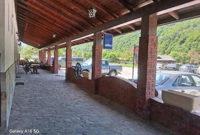 Spațiu comercial, de 590 mp, în Vale