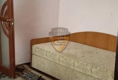 Casa 6 camere, baie, bucatarie si dependinte, zona Tomis II, 3 intrari separate - 3