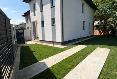 Casă cu 4 camere cu Teren 250 Mp în Central